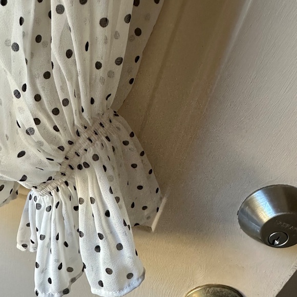 Talbots polka dots blouse. Size P/Petite Like New. - Picture 7 of 13